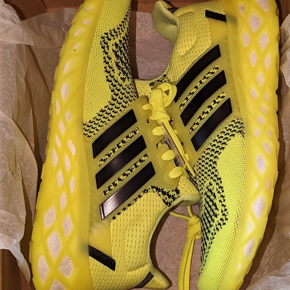 💙NIB💙 ADIDAS Ultraboost Web DNA Running Shoes - Picture 5 of 12